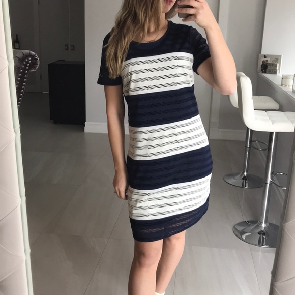 SAKS FIFTH AVE - Picture 6 of 7